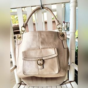 Authentic Coach Penelope Tote L1126-F18889 Slightly Used in Excellent Condition.